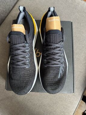 Allbirds Fabulous Tree Flyer Sneakers, size 9.5, New in box